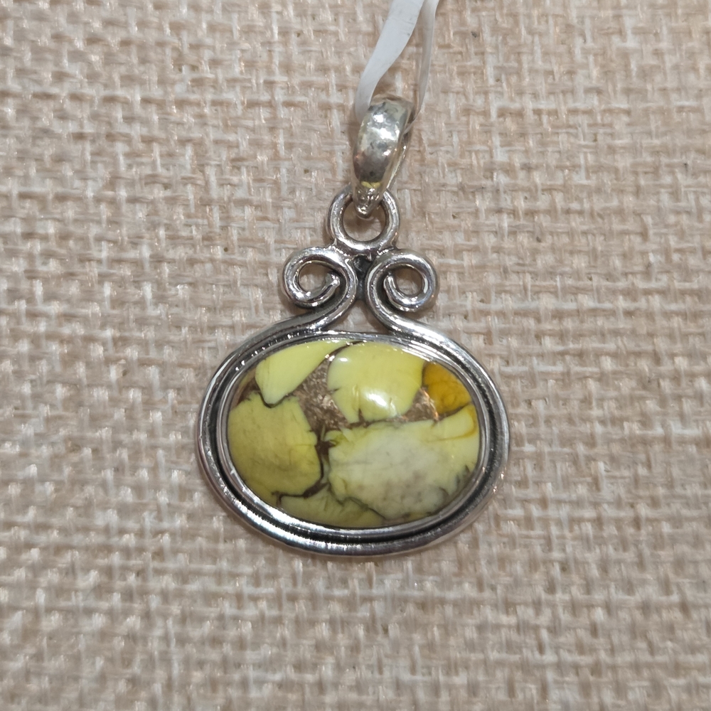 Elegant Silver and Honey Dahlia Turquise Pendant Necklace
